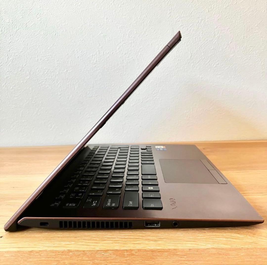 VAIO 32GB i7 SSD512GBタッチ軽量Windows11ノートPC