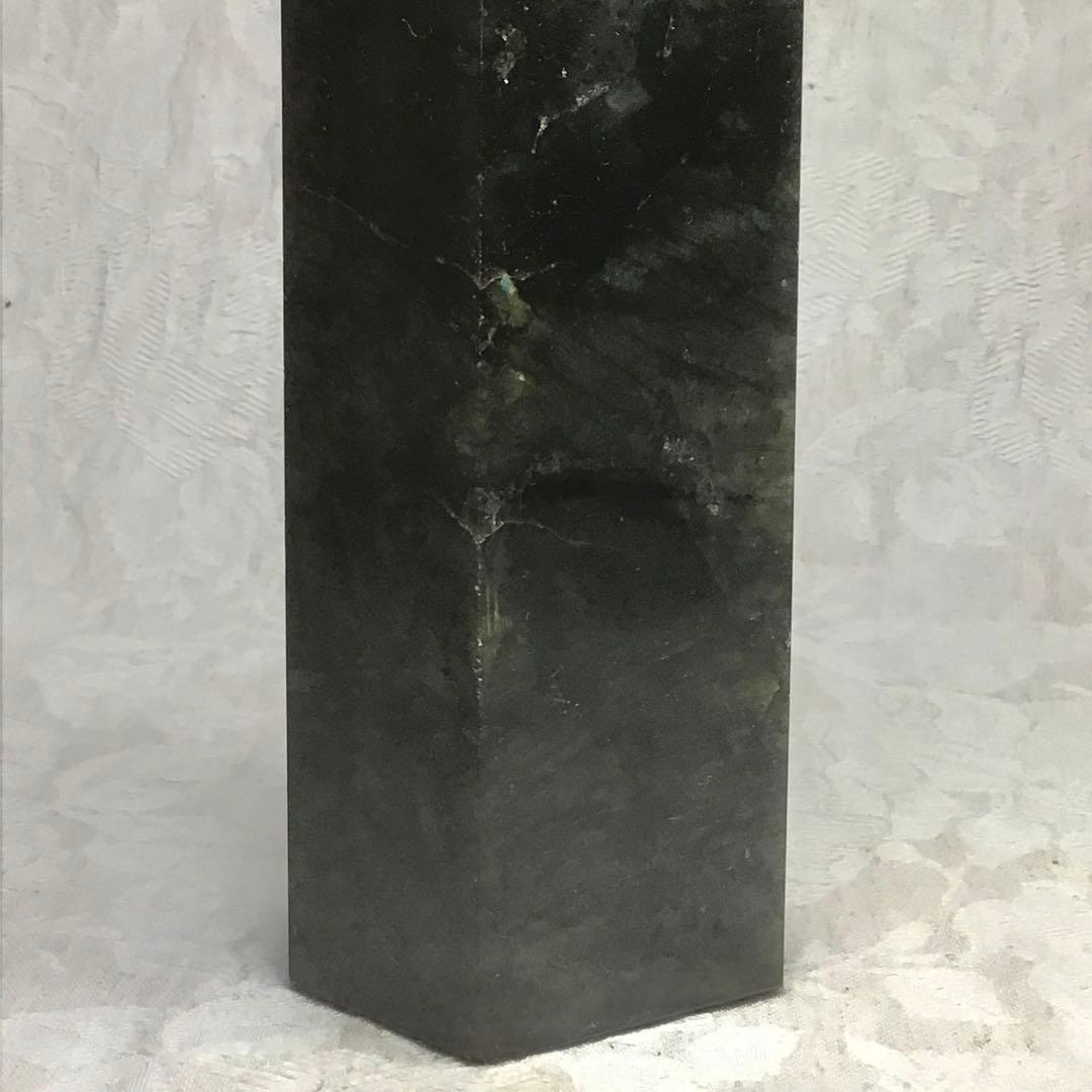 約3Kg 大きい ラブラドライト 六角柱 マダガスカル産 曹灰長石