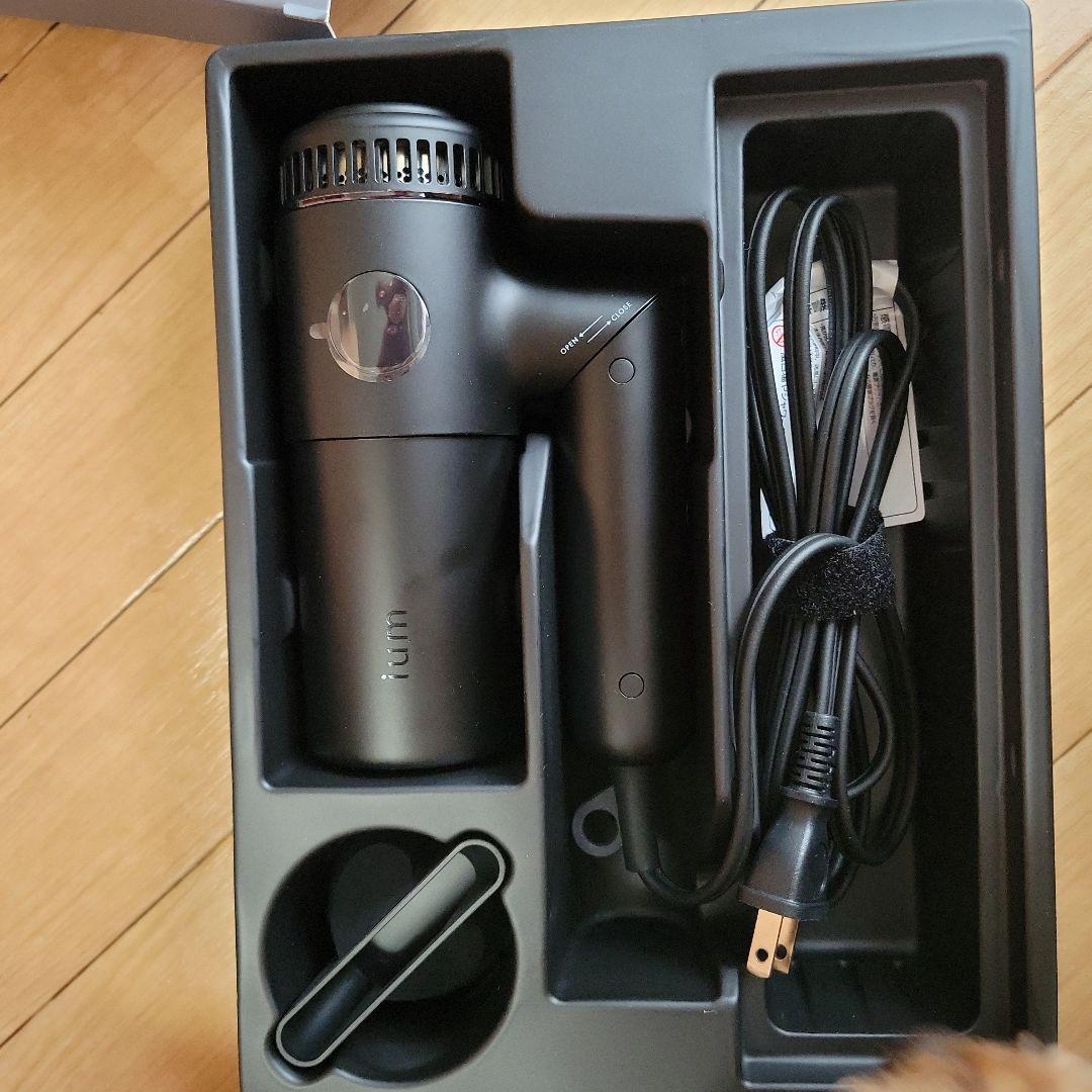 ium ヘアドライヤー