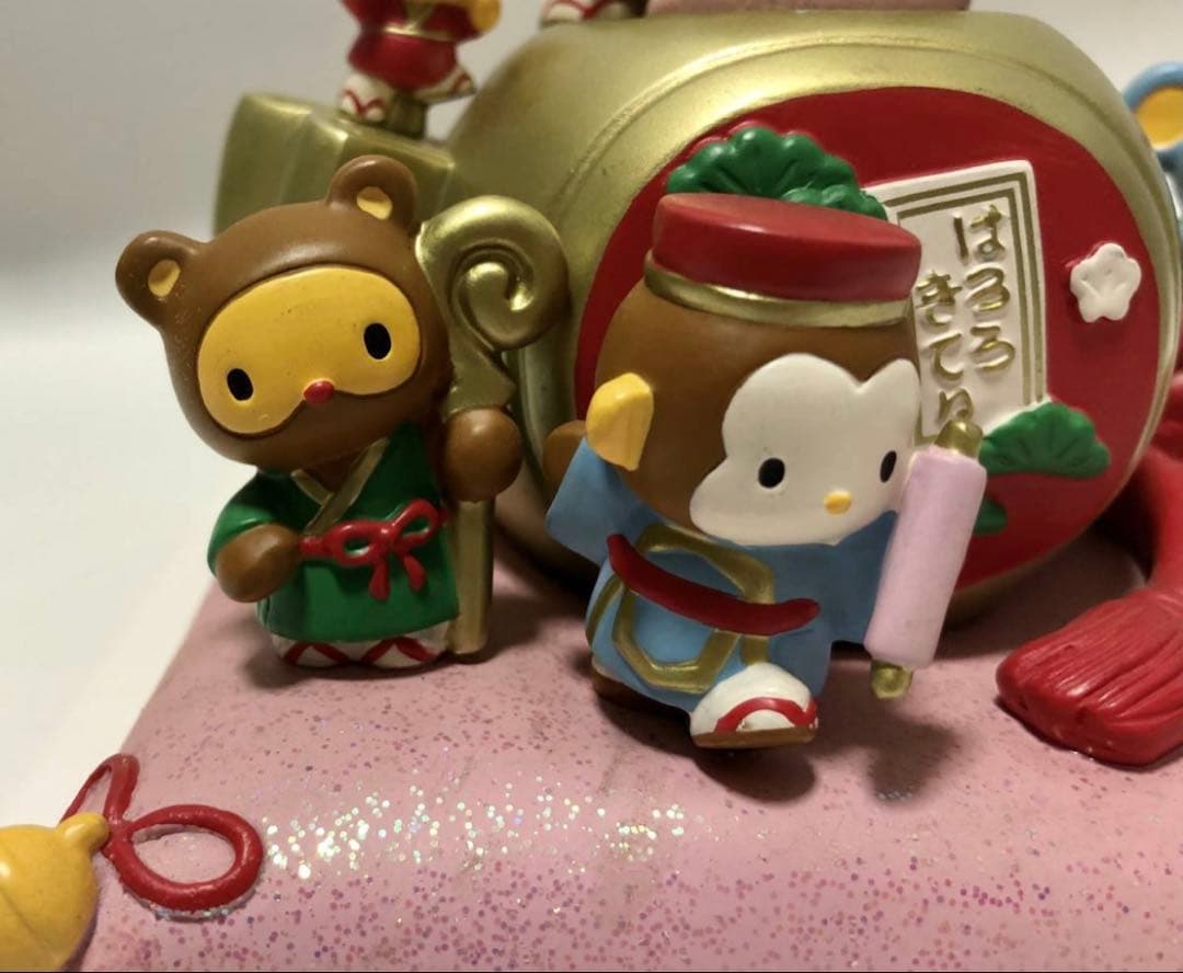 サンリオ ハローキティ 七福神 うちでのこづち 座布団 陶器製 置物 フィギュア