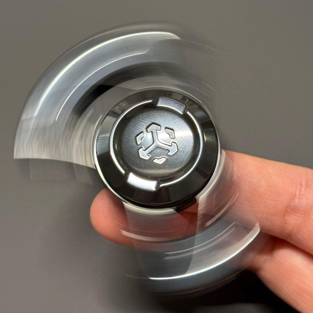 「正規品」JUZHEDC Ling Yin フィジェットトイ　音叉ハンドスピナー