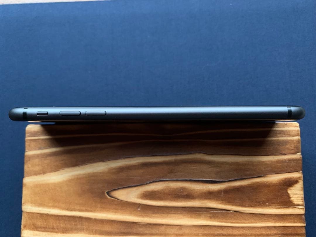 Apple iPhone 8 Plusスペースグレー 64GB