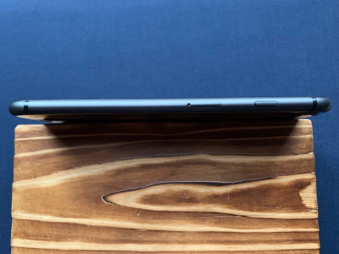 Apple iPhone 8 Plusスペースグレー 64GB