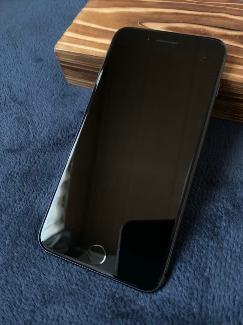 Apple iPhone 8 Plusスペースグレー 64GB