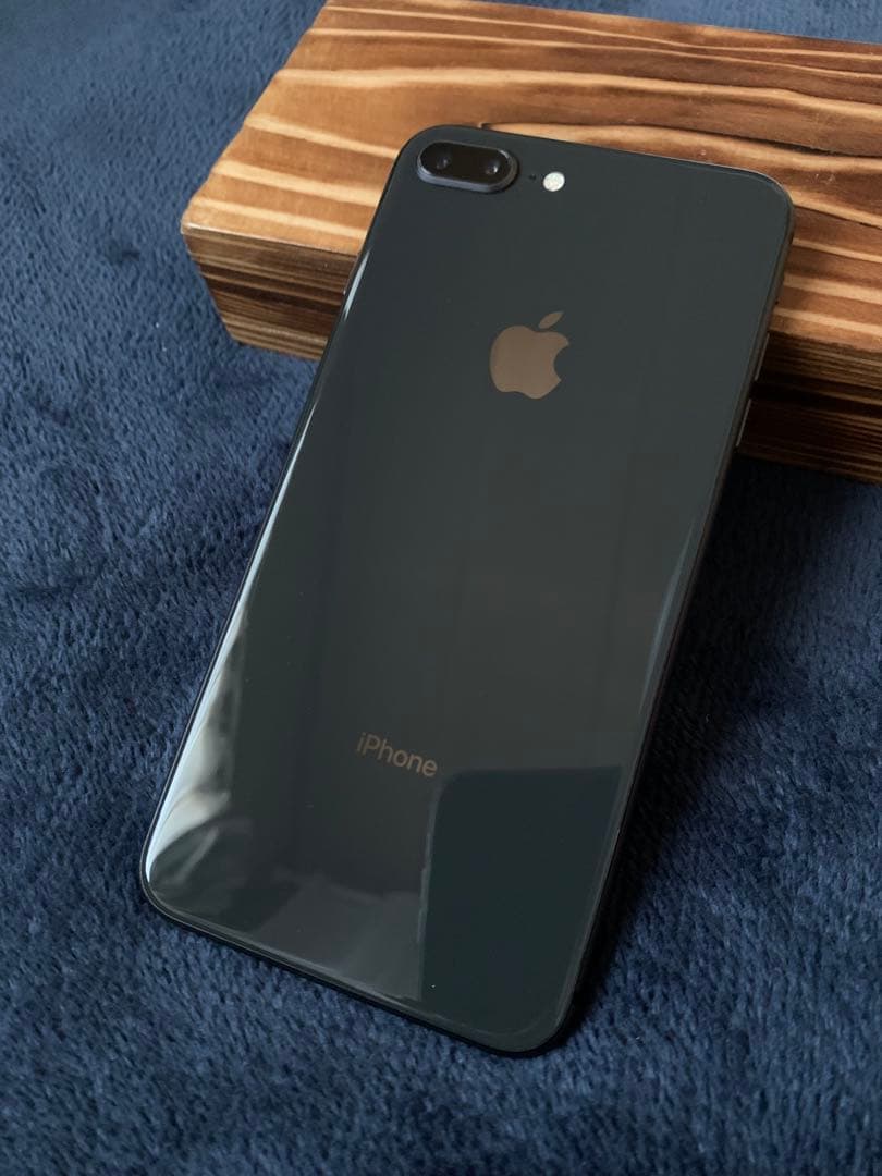 Apple iPhone 8 Plusスペースグレー 64GB