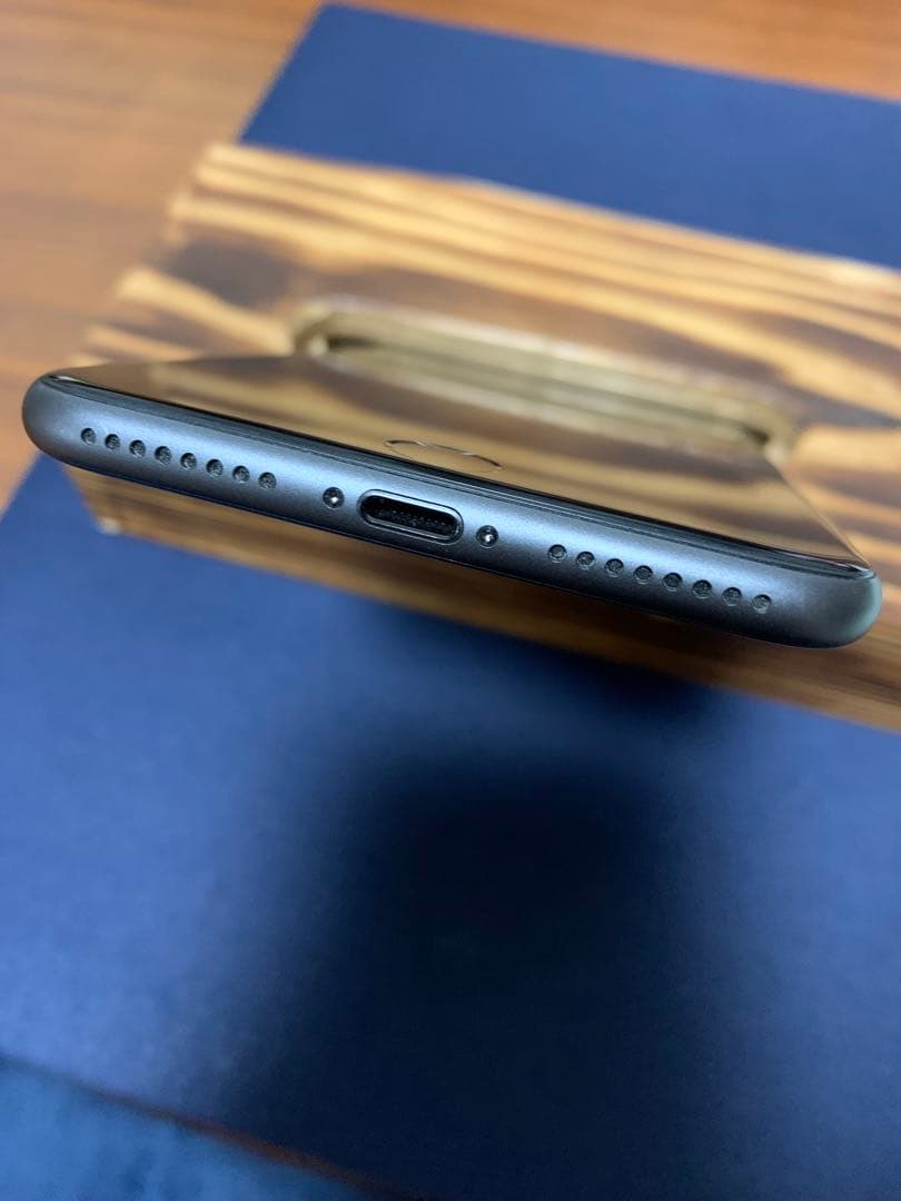 Apple iPhone 8 Plusスペースグレー 64GB