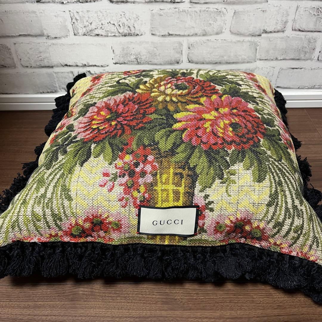 GUCCI GGジャガードクッション ピンク