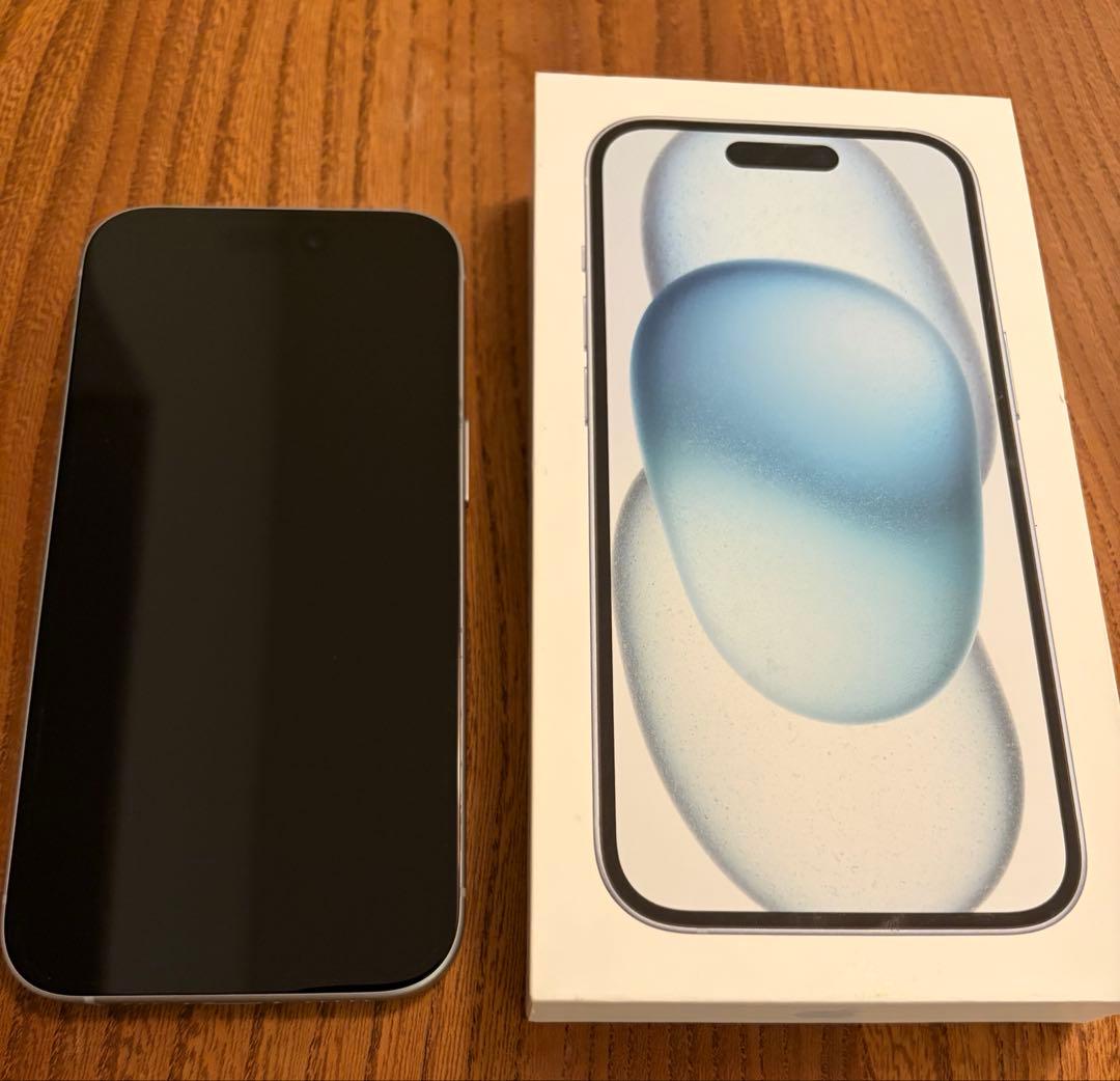 iPhone15 256GB ブルー 美品 SIMフリー ケーブル未使用品