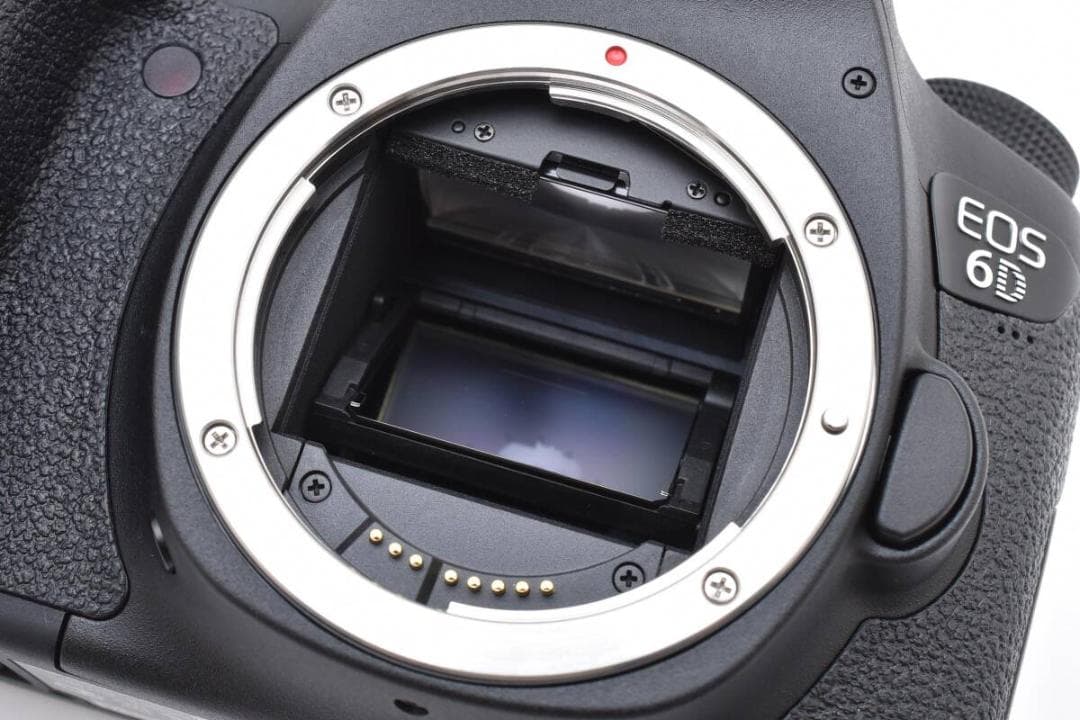 ■ほぼ新品■ キャノン　Canon EOS 6D ボディ 《ショット数935枚》