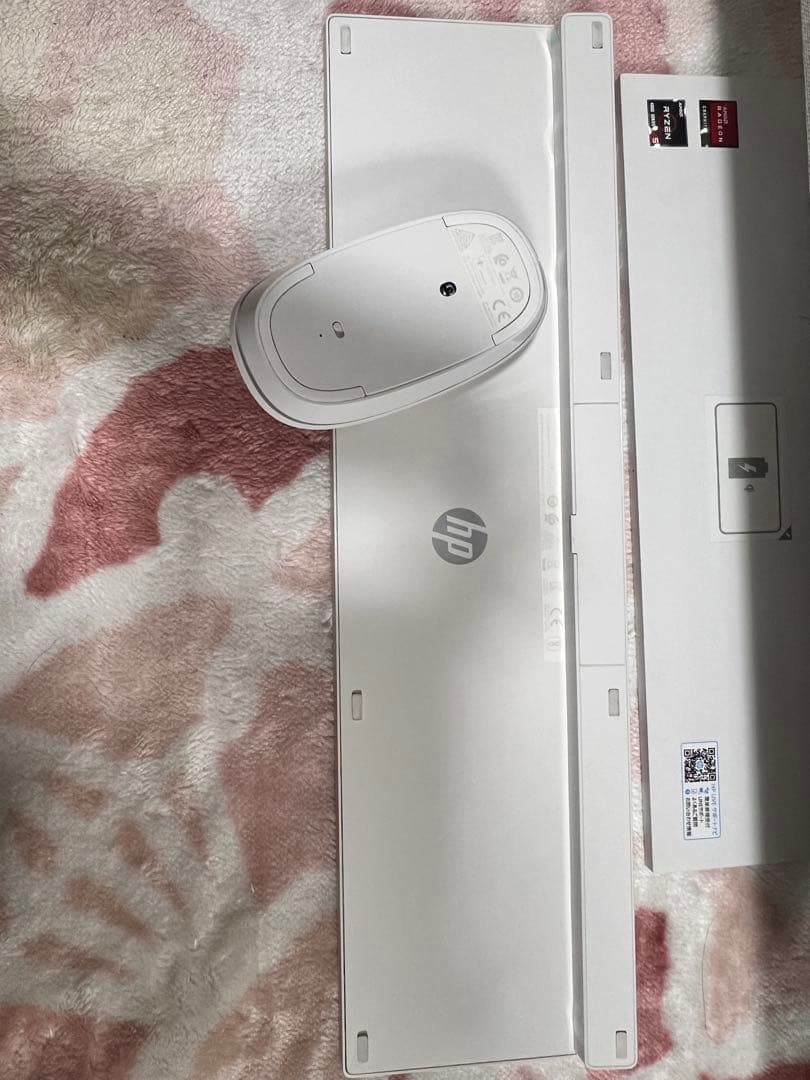 HP Pavilion All-in-One 24-k (AMD) 一体型PC