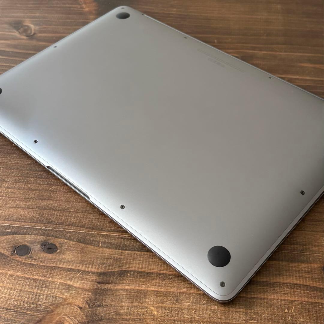 【美品】MacBook Air M1 チップ搭載モデル（13インチ）256GB