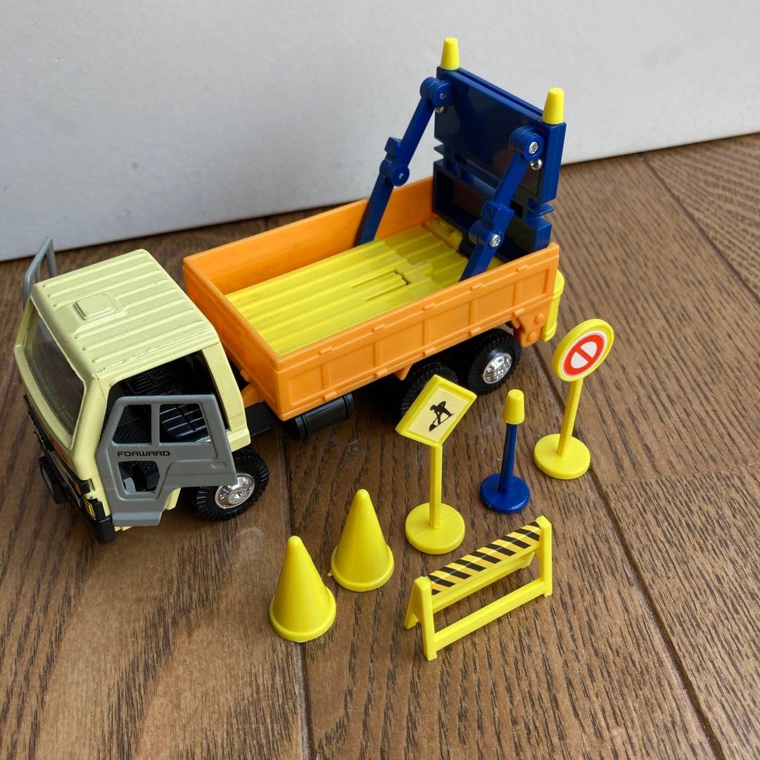 値下げ！ISUZUトラック ミニカー 特急アロー　工事中トラック　2台セット