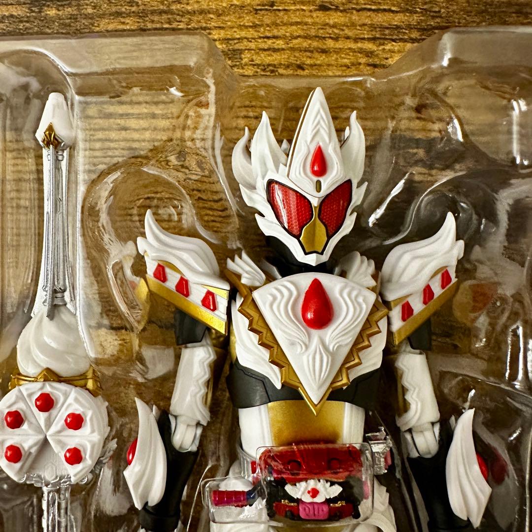 t*i様 【S.H.Figuarts】仮面ライダーガヴ ケーキングフォーム