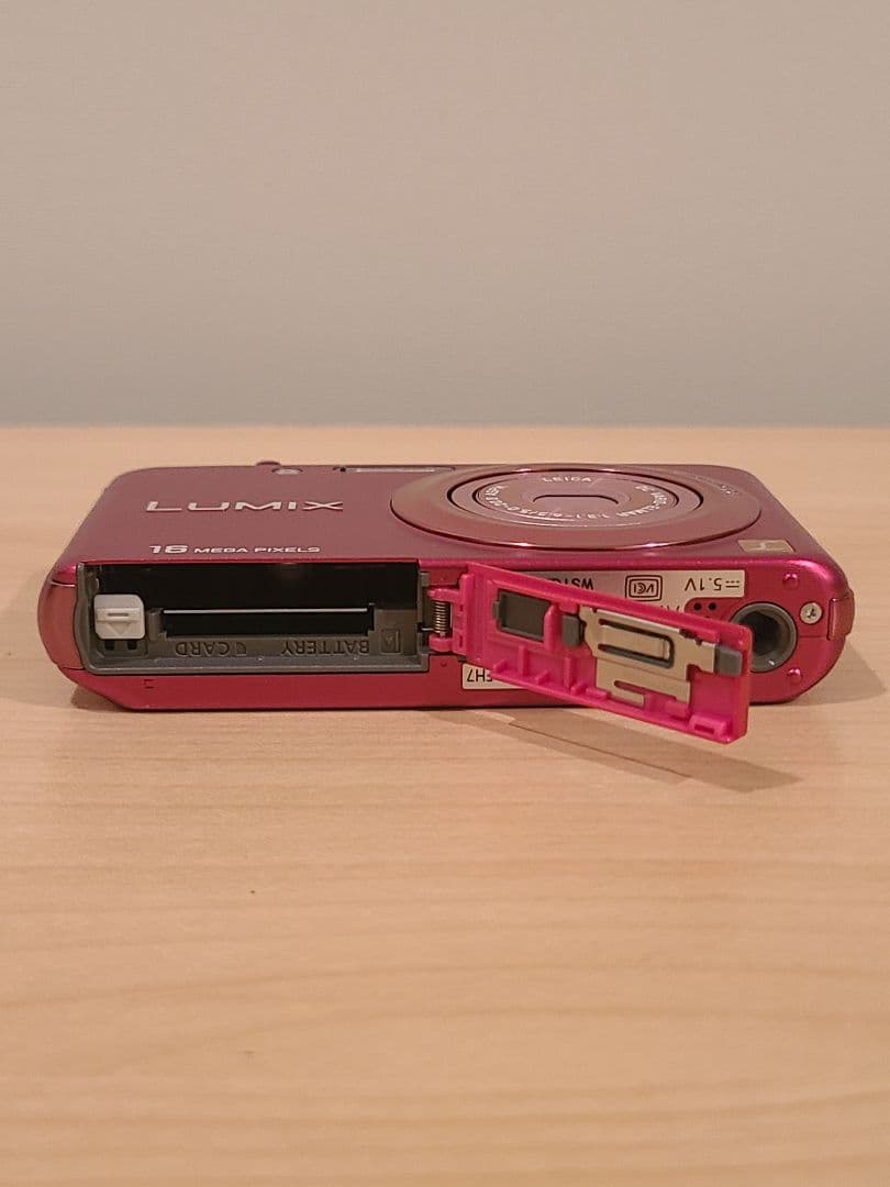 新品同様 Panasonic Lumix DMC-FH7 ピンク