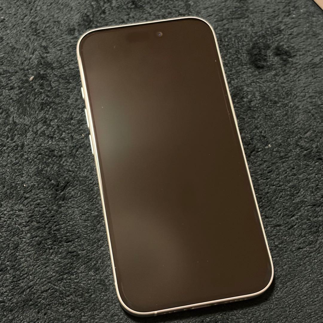 iPhone16 マットホワイト 中古