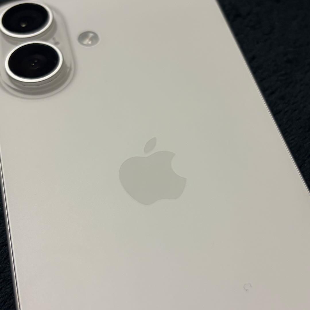 iPhone16 マットホワイト 中古