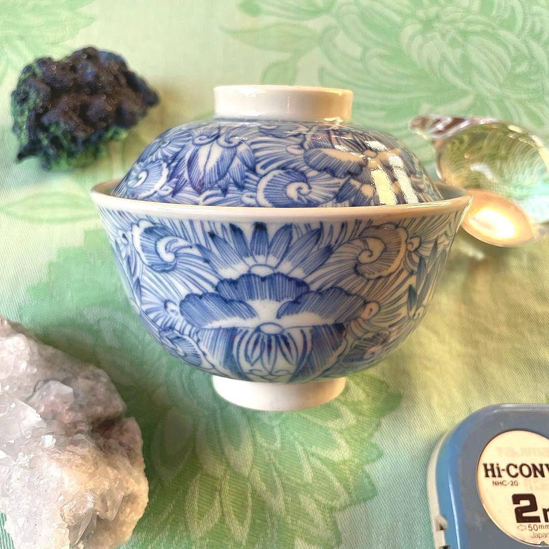 古伊万里　染付　花弁紋　蓋付ご飯茶碗
