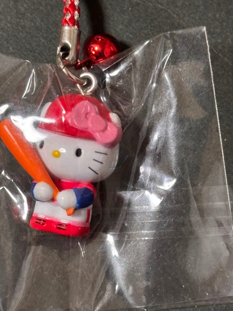 激レア❣️未使用未開封❗️ハローキティ根付け 体育会系 野球部2001