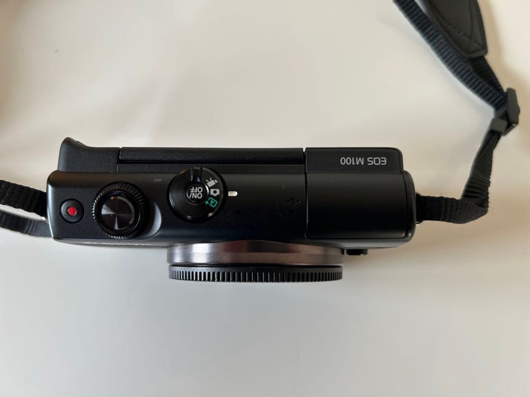Canon EOS M100 ダブルレンズキット　ブラック