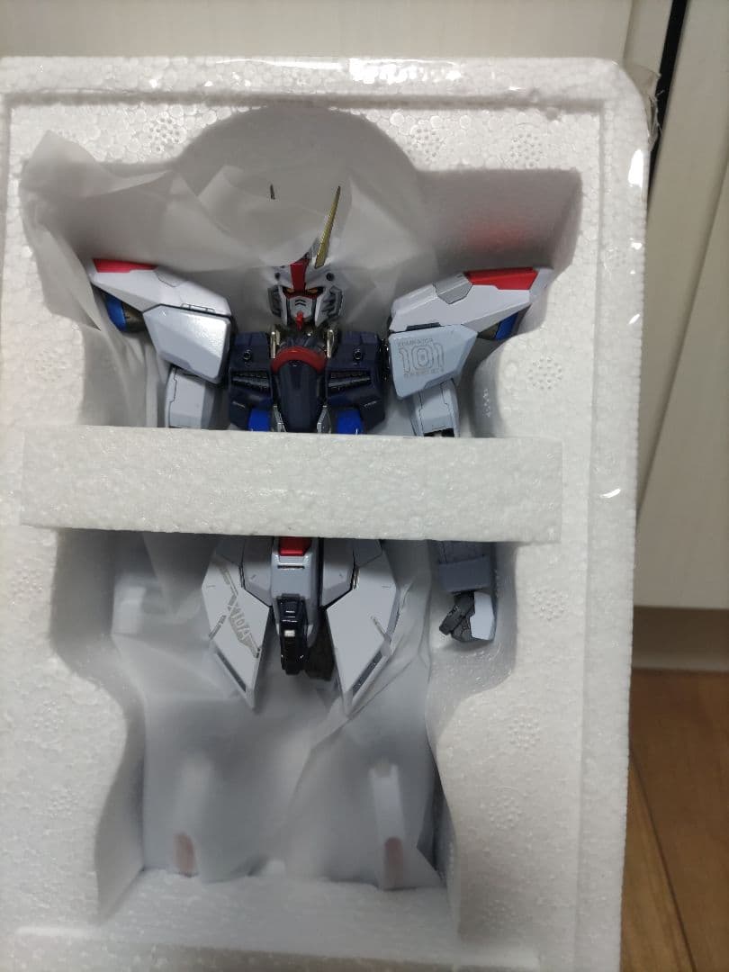 メタルビルド　フリーダムガンダム CONCEPT 2  SPARKLE