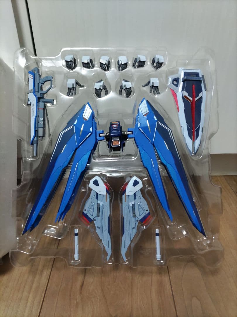 メタルビルド　フリーダムガンダム CONCEPT 2  SPARKLE