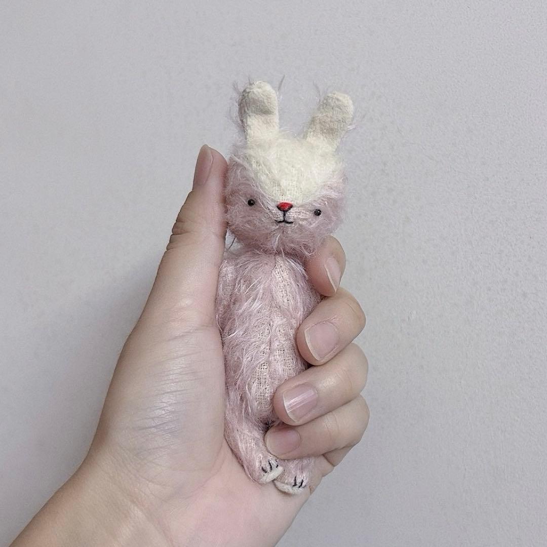 短いお耳のうさぎちゃん アーティストベア 海外作家様 ハンドメイド ぬいぐるみ