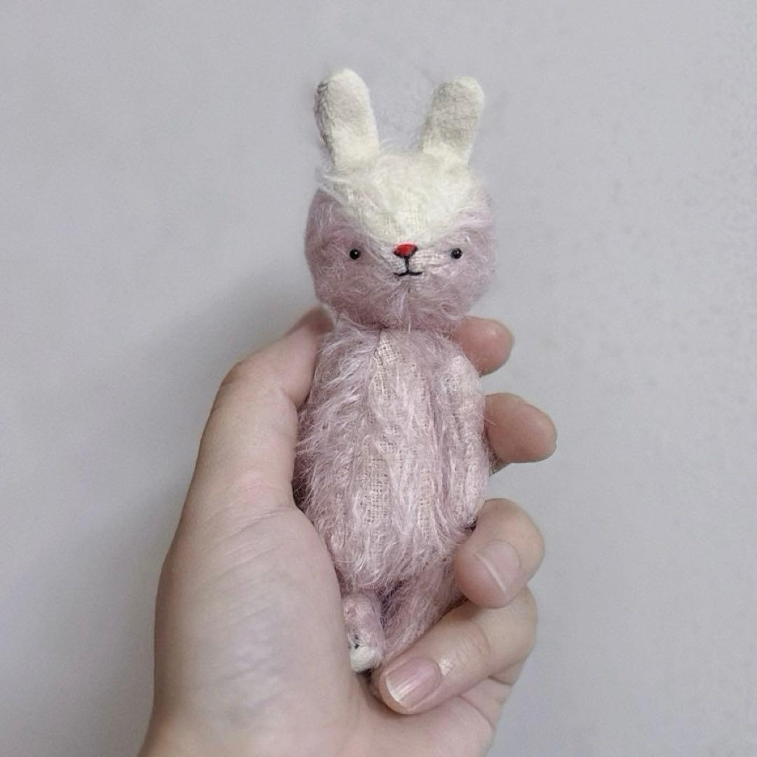 短いお耳のうさぎちゃん アーティストベア 海外作家様 ハンドメイド ぬいぐるみ