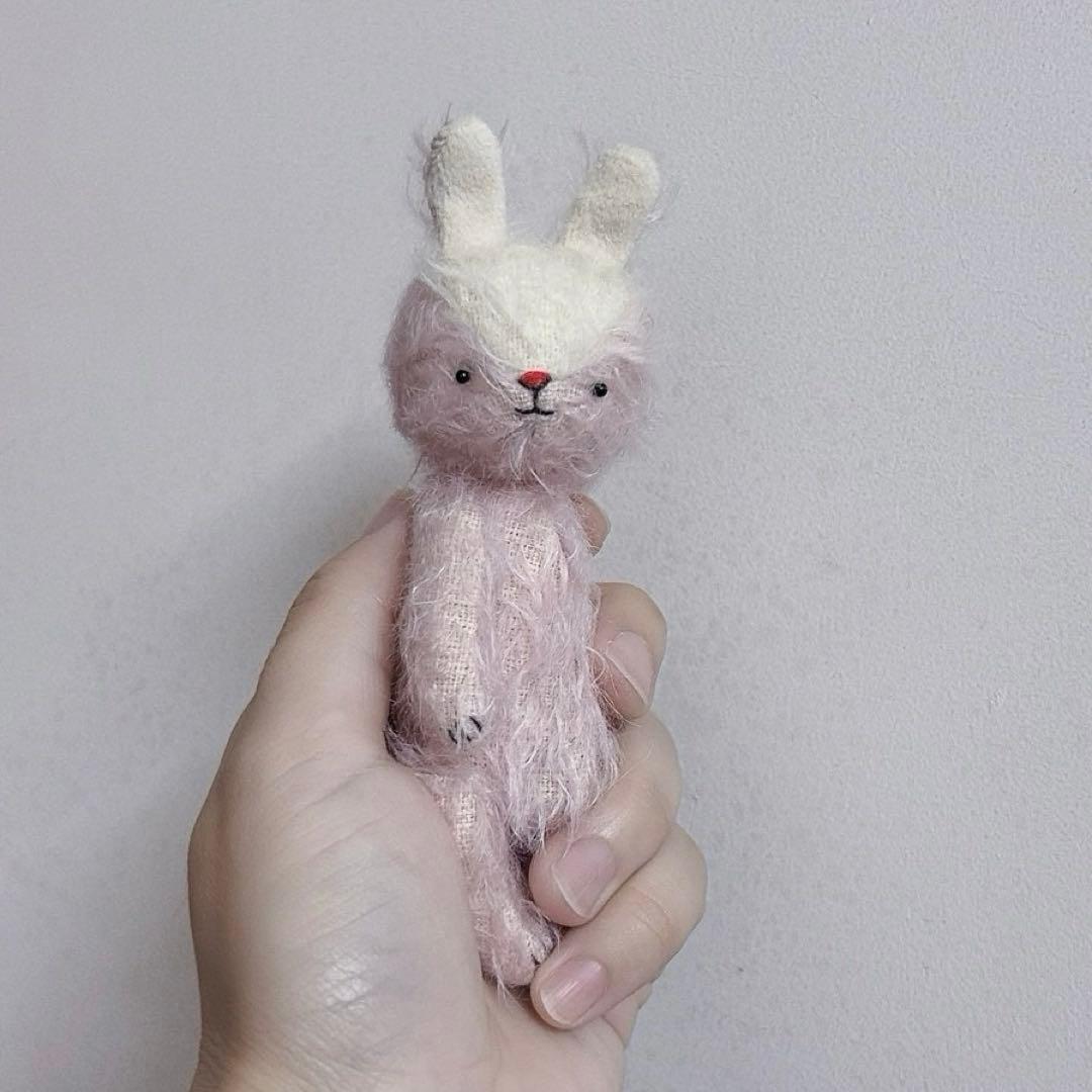短いお耳のうさぎちゃん アーティストベア 海外作家様 ハンドメイド ぬいぐるみ