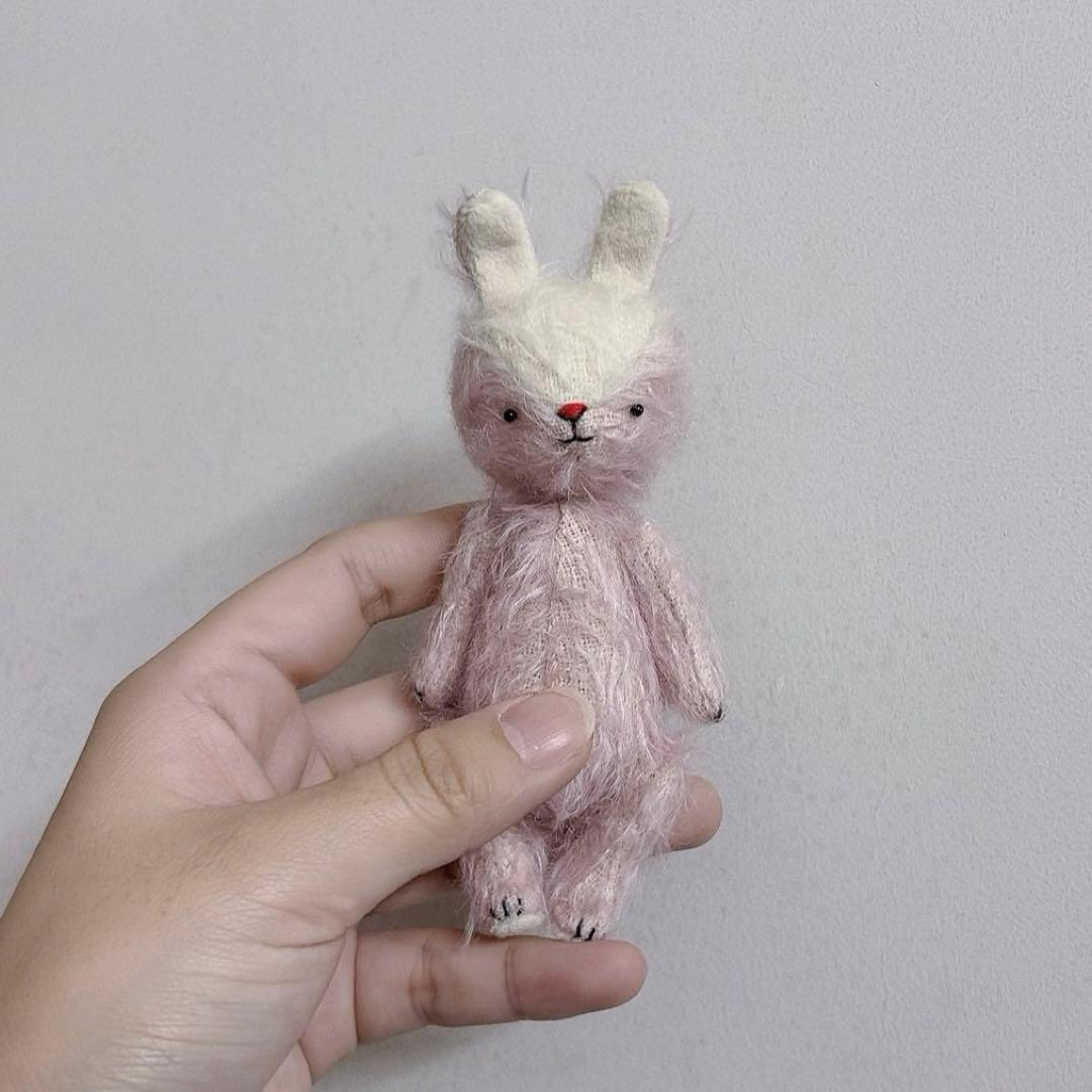短いお耳のうさぎちゃん アーティストベア 海外作家様 ハンドメイド ぬいぐるみ