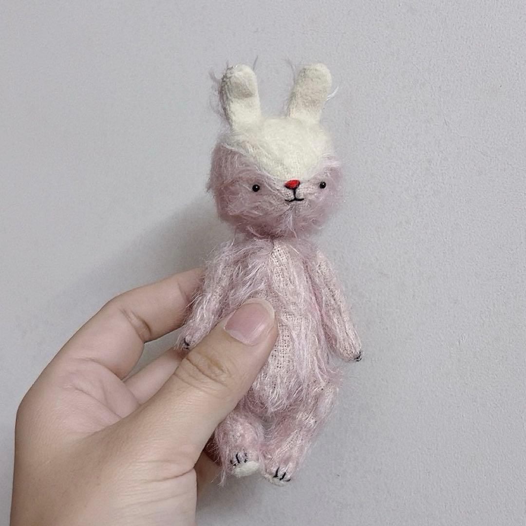 短いお耳のうさぎちゃん アーティストベア 海外作家様 ハンドメイド ぬいぐるみ