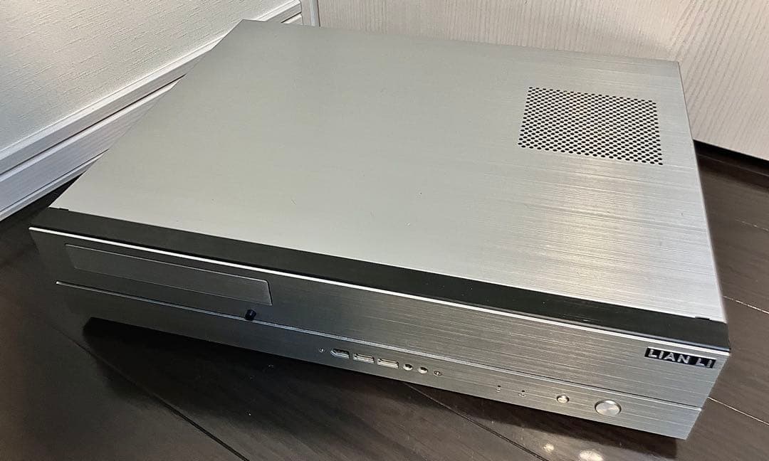 Windws 7 pro 64bit デスクトップPC 横置き LIAN LI