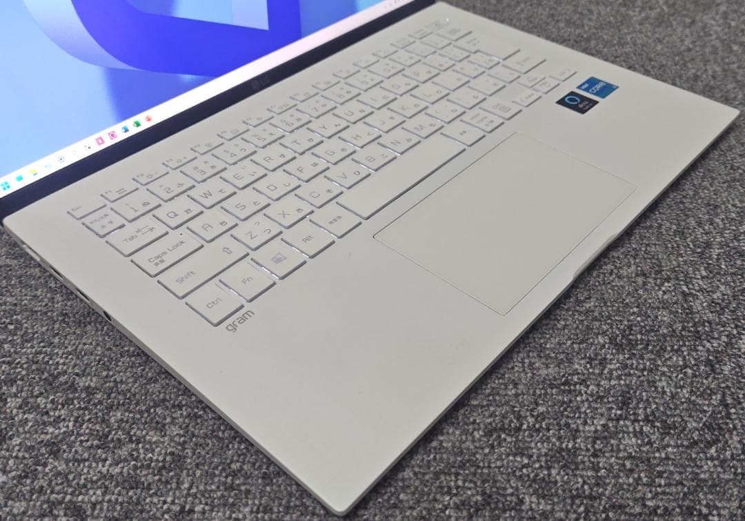 ★交渉成立済　新品並 LG gram 14 core i3 11th 8GB