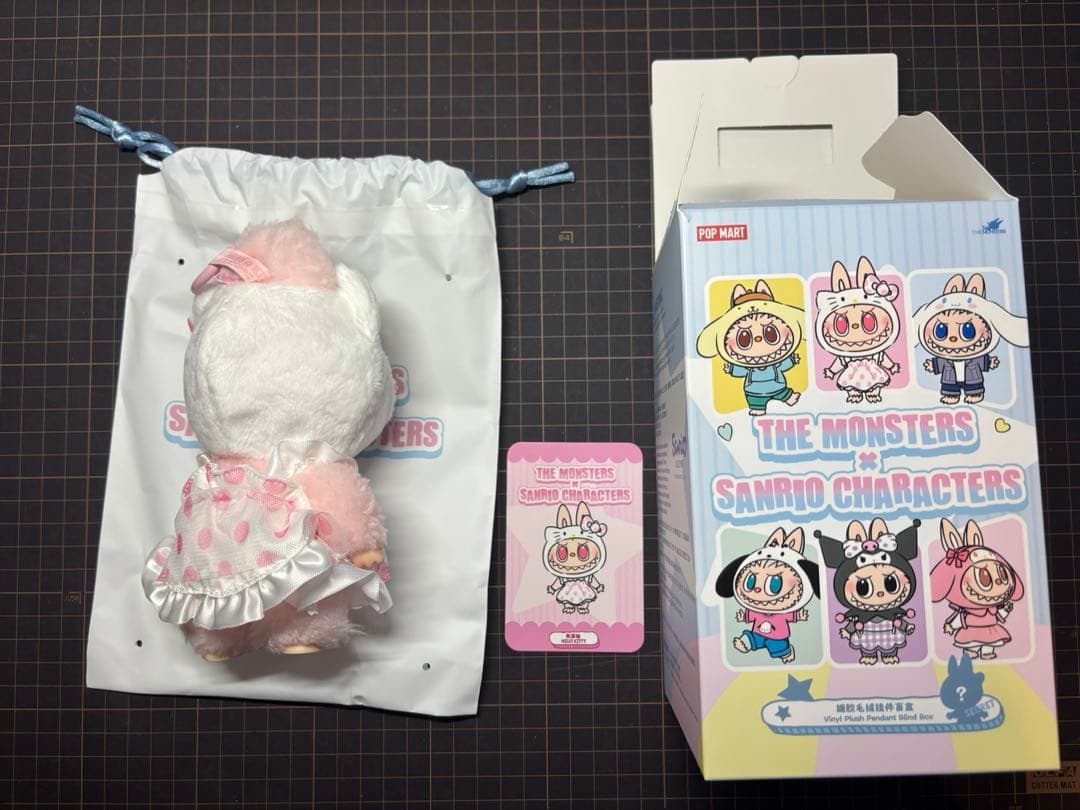 THE MONSTERS × SANRIO CHARACTERS キティ