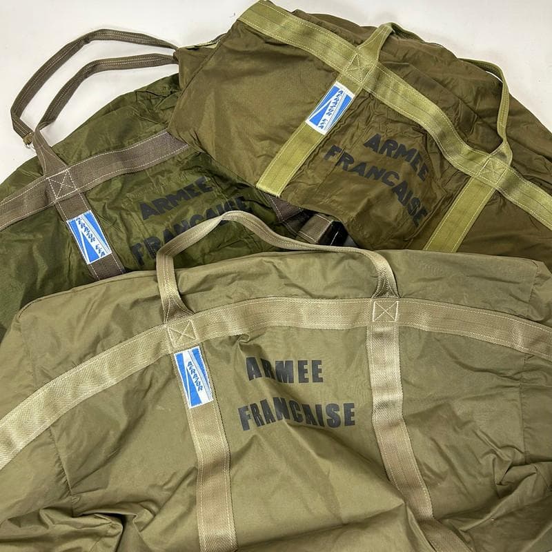 【希少】フランス軍 AERAZUR パラシュートバッグ 65L 樹脂製ジッパー