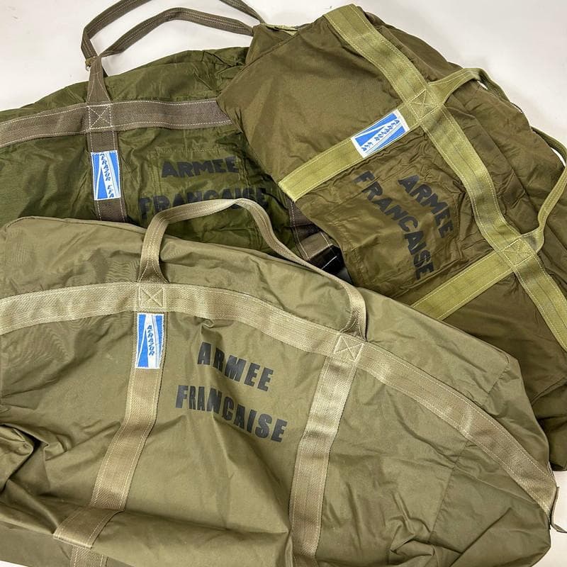 【希少】フランス軍 AERAZUR パラシュートバッグ 65L 樹脂製ジッパー