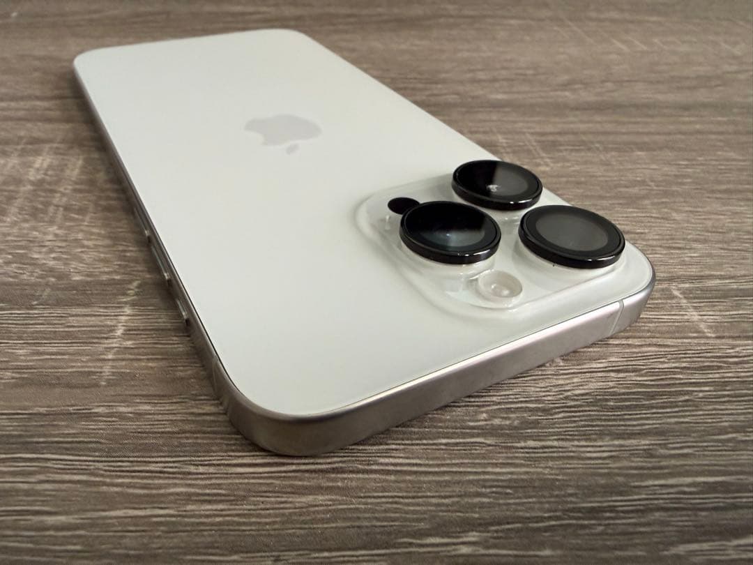 美品 iPhone 15 Pro Max 256GB SIMフリー ホワイト