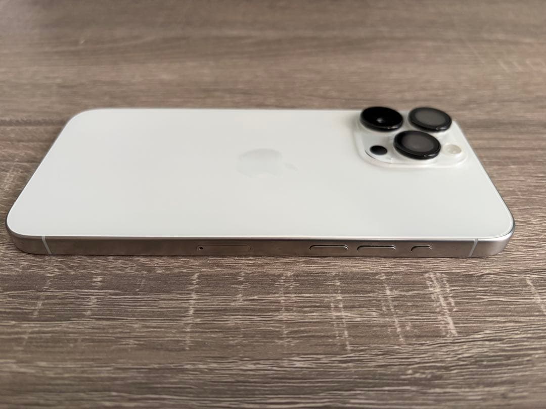 美品 iPhone 15 Pro Max 256GB SIMフリー ホワイト