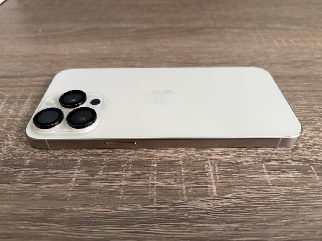 美品 iPhone 15 Pro Max 256GB SIMフリー ホワイト