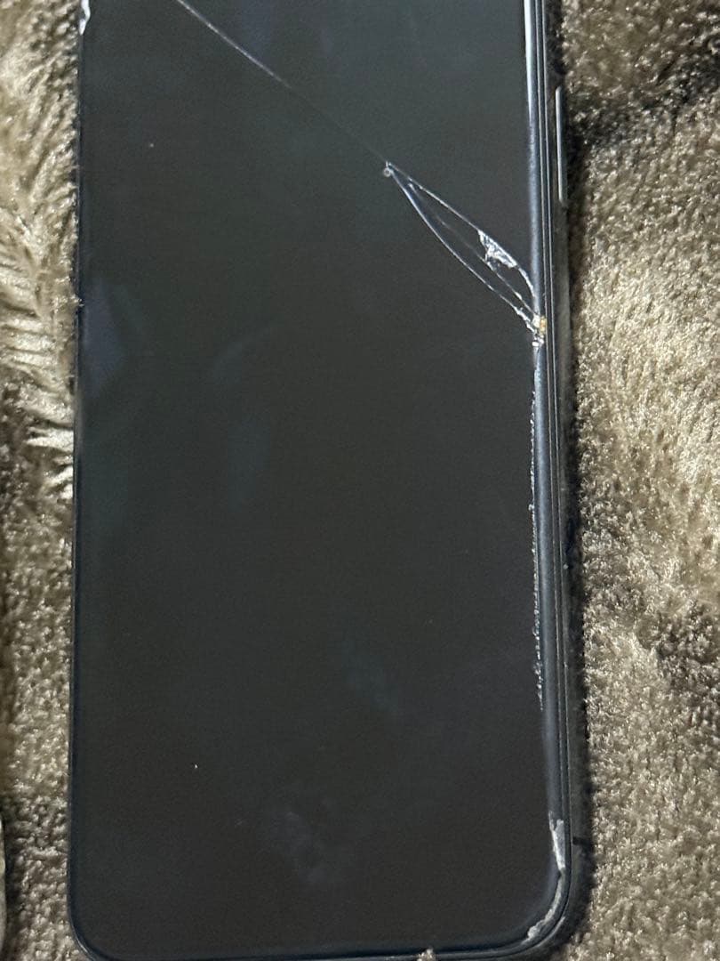 【ジャンク】iPhone X 透明ケース付き 画面ひび割れ　画面つきません。