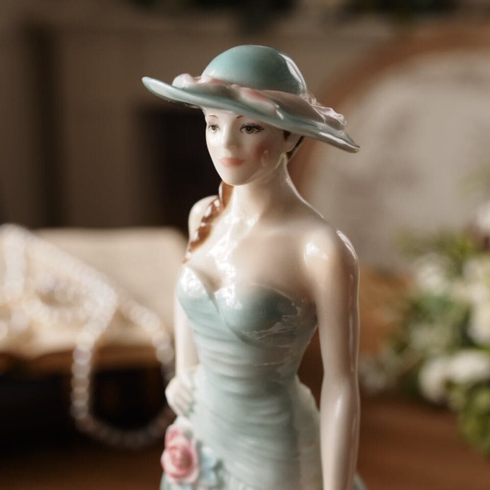 【美品】英国ロイヤルウースター Serena 1997年製 フィギュリン