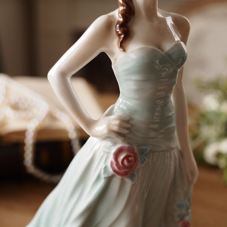 【美品】英国ロイヤルウースター Serena 1997年製 フィギュリン