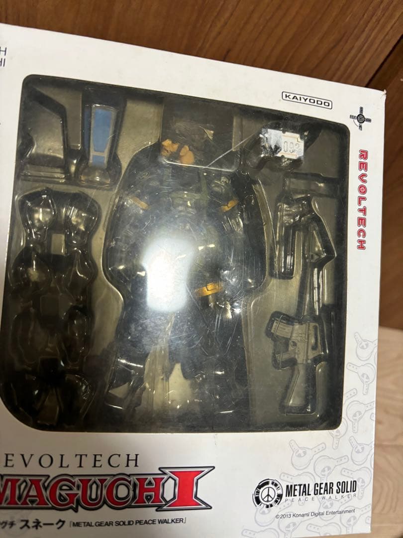 リボルテックヤマグチ スネーク メタルギアソリッド フィギュア
