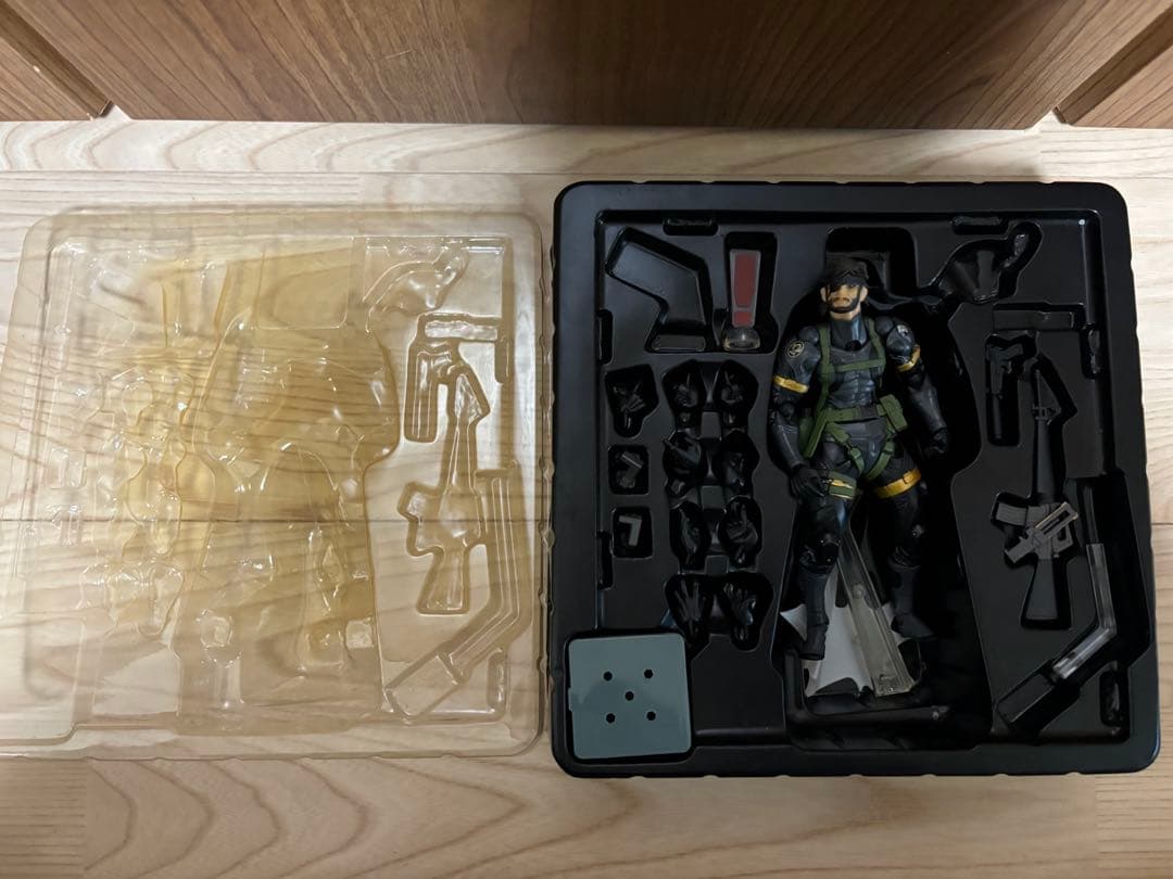 リボルテックヤマグチ スネーク メタルギアソリッド フィギュア