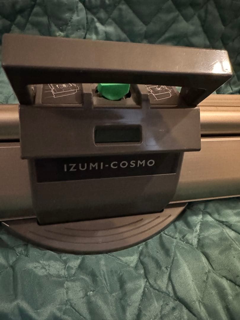 IZUMI RS-100パンタグラフ式プロジェクタースクリーン 100インチ