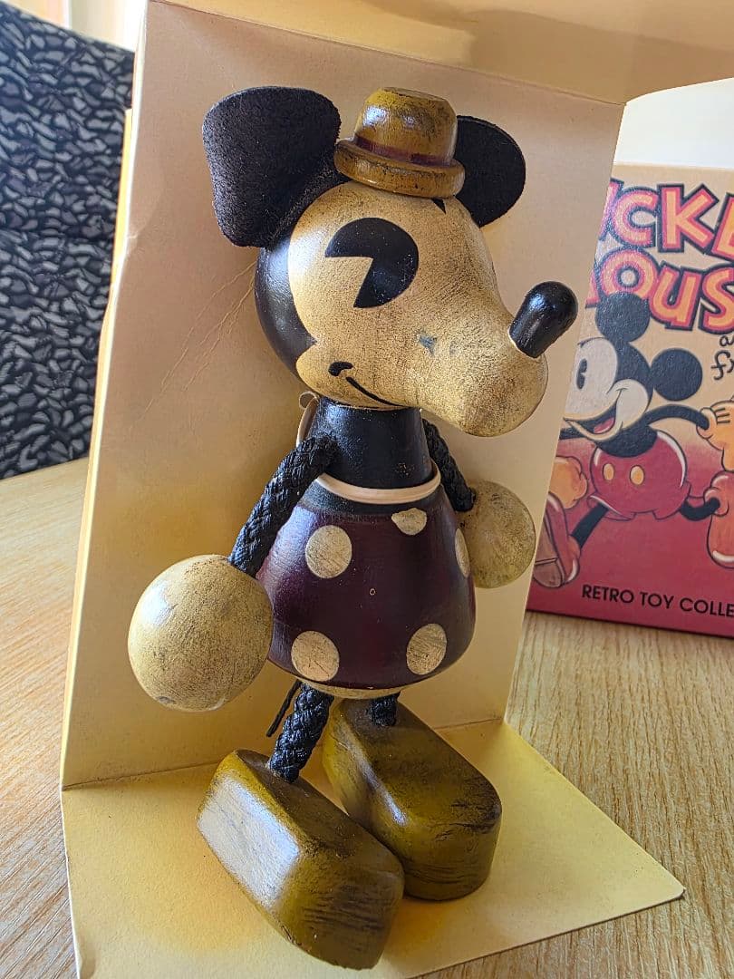 ディズニー レトロ ミッキー ミニー 木製フィギュア 3体セット 箱付き