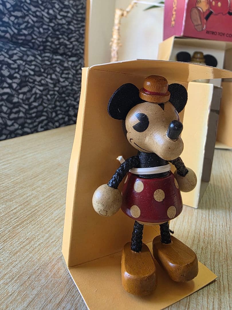 ディズニー レトロ ミッキー ミニー 木製フィギュア 3体セット 箱付き
