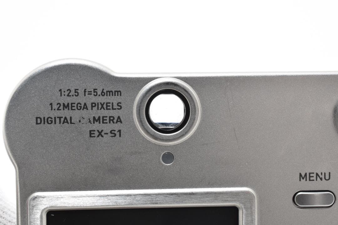 《 美品 》 カシオ CASIO EXILIM EX-S1 バッテリー・充電器付