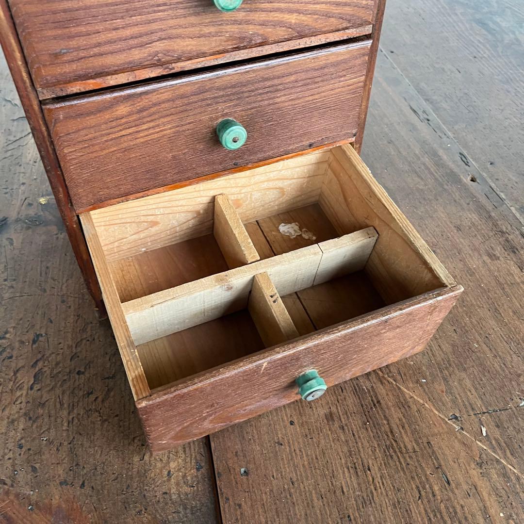 アンティーク 緑の摘みの小引き出し 3段 無垢材 昭和レトロ z656