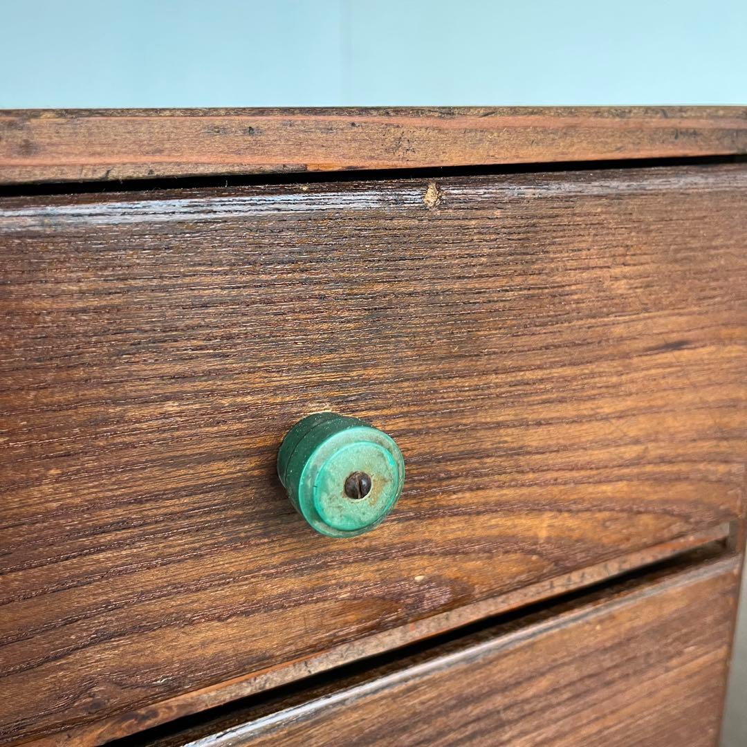 アンティーク 緑の摘みの小引き出し 3段 無垢材 昭和レトロ z656