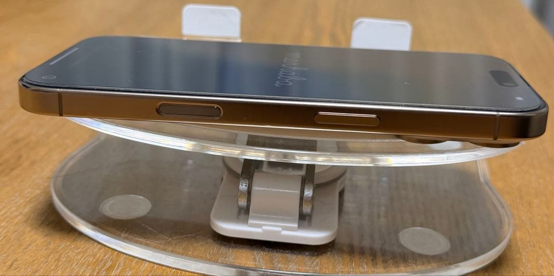 【ヒロ】iPhone16Pro デザートチタニウム　256G